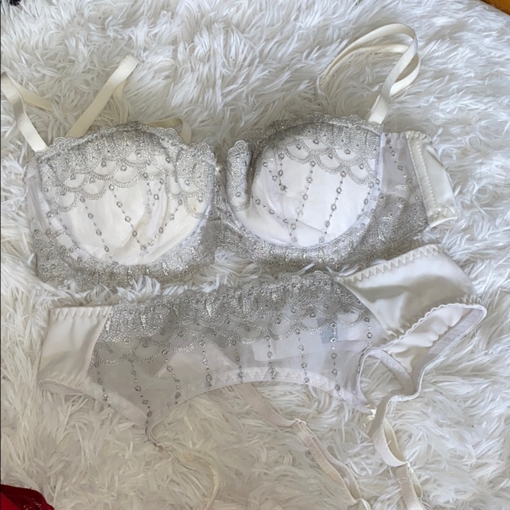 White/silvery glitter bra set